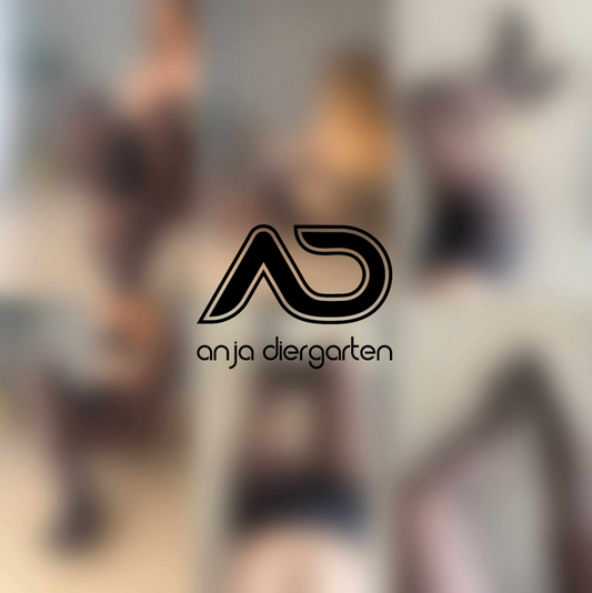 Nylon. Anja Diergarten Strumpfhose Füße Beine Legs